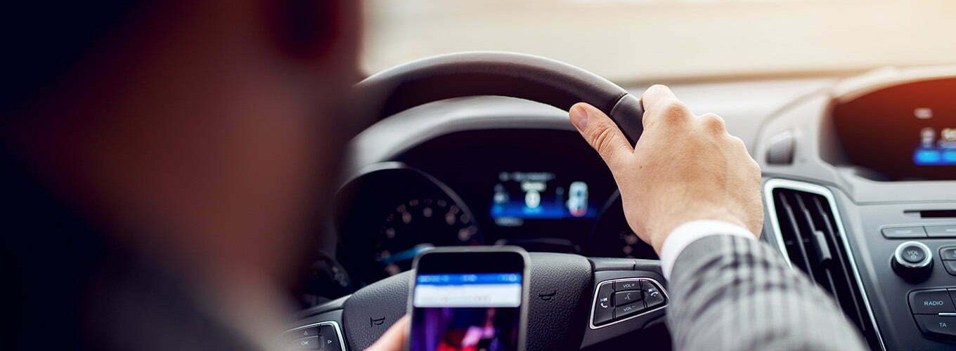 O custo de dirigir distraído e seu impacto nas frotas